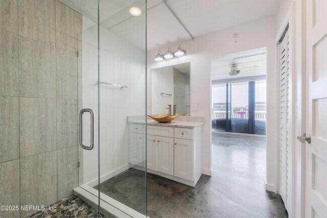 Building Photo - 275 1st St S