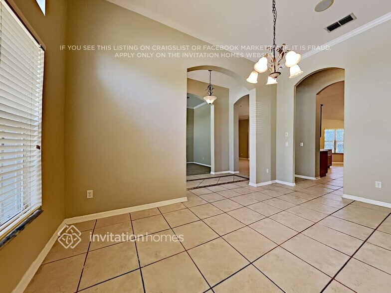 Building Photo - 899 Moonluster Dr