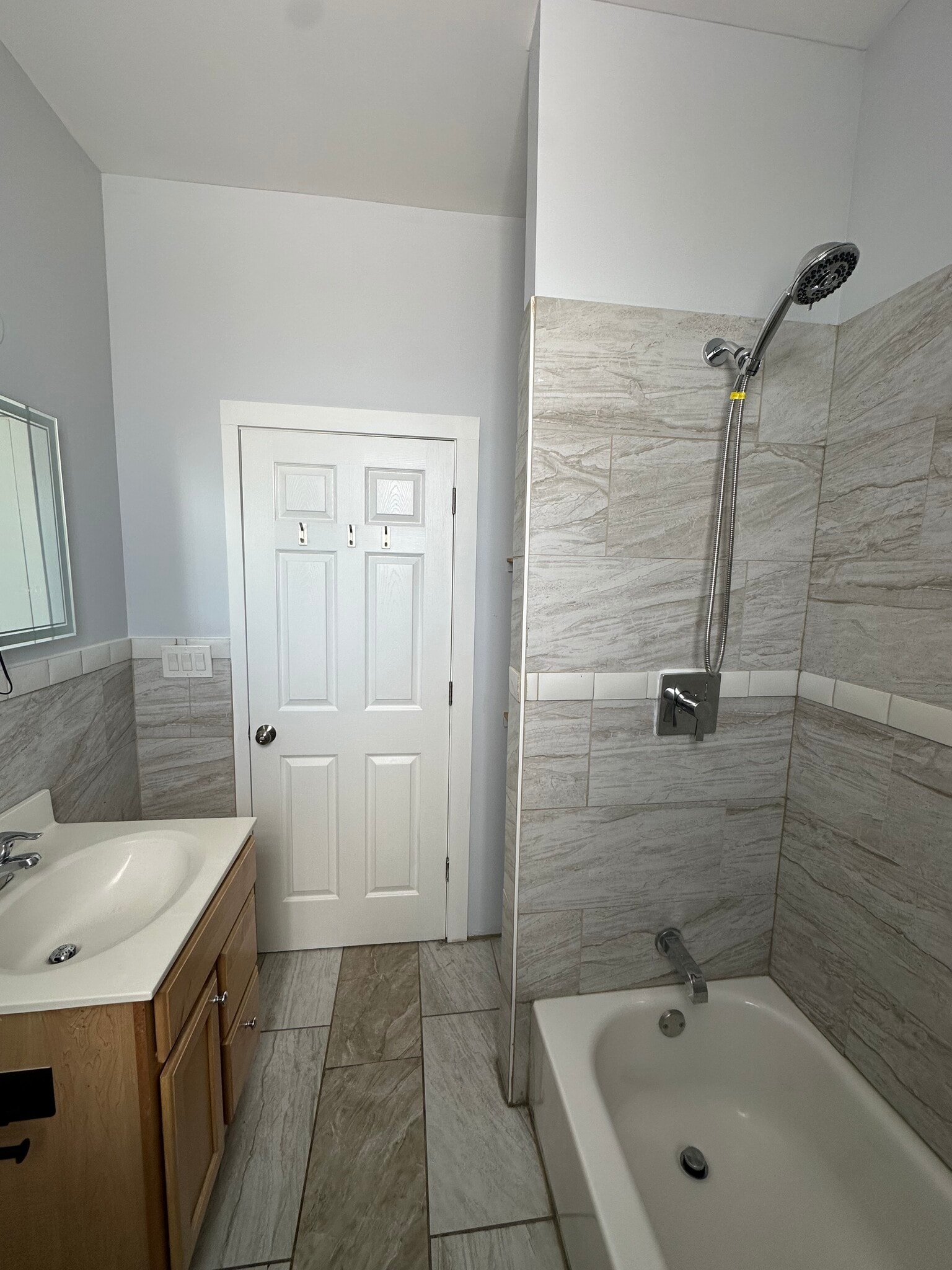 Bathroom - 3626 W Polk St