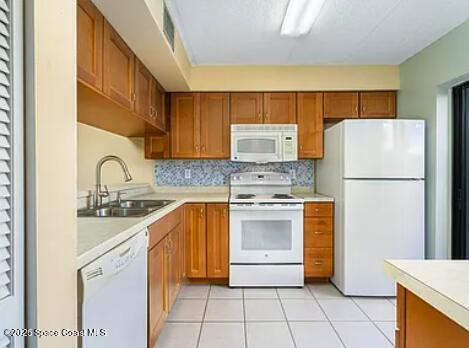 Building Photo - 2245 Golf Isle Dr