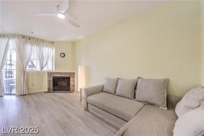 Building Photo - 7167 S Durango Dr