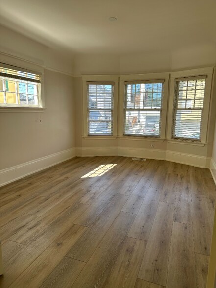 Building Photo - 665 43rd St
