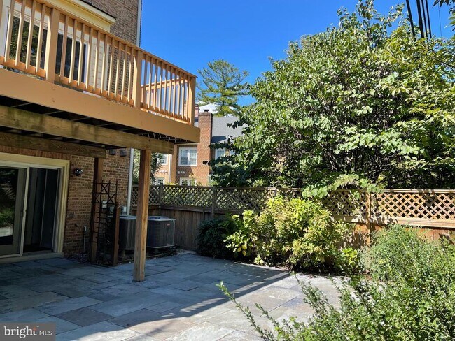 Building Photo - 9715 Whitley Park Pl