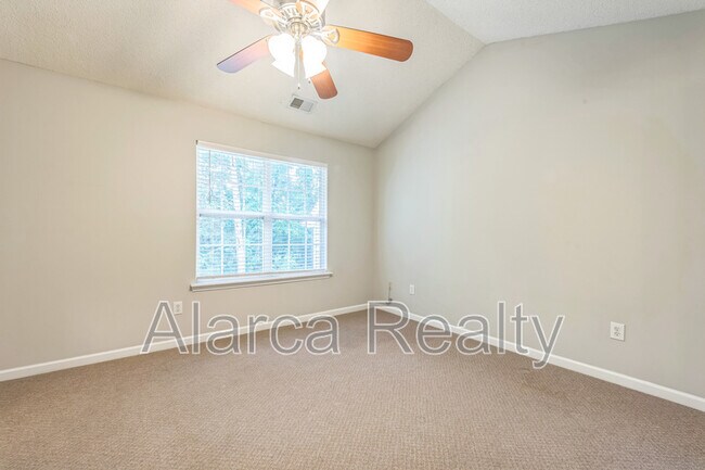 Building Photo - 8787 Robinson Forest Dr