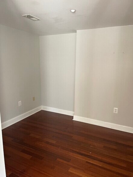 Building Photo - 1150 K St NW