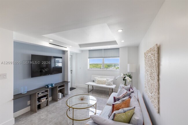 Building Photo - 1003 N Miami Beach Blvd