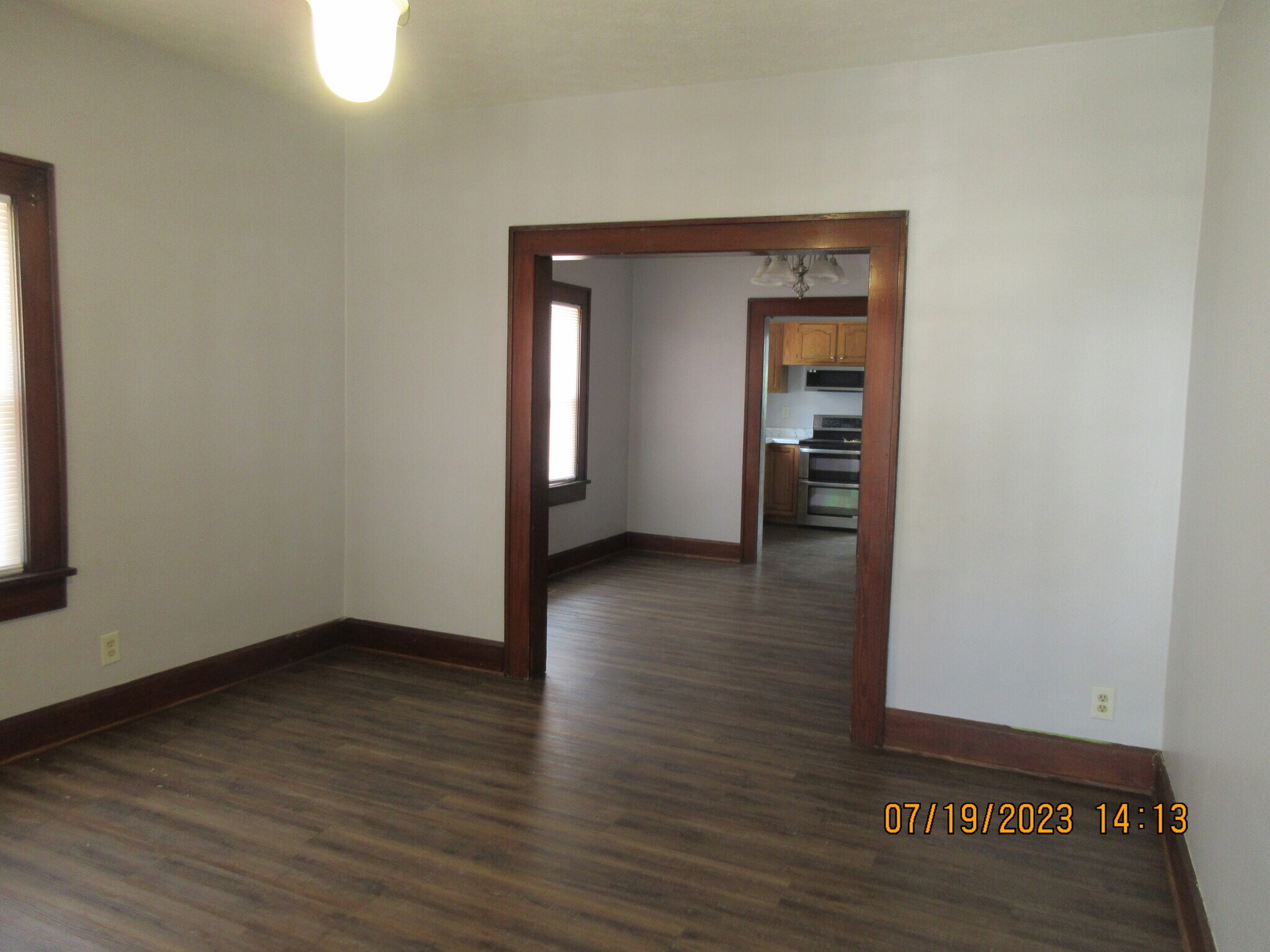 Building Photo - 1019 W 7th St