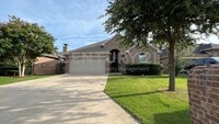 Building Photo - Wonderful 3/2.5/2 in Fantastic Lake Dallas Location For Rent!