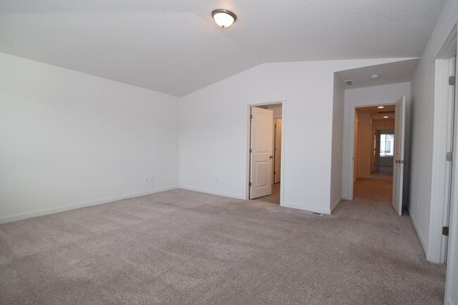 Building Photo - 1400 S 29th Blvd