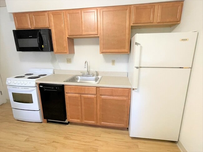 Building Photo - 2419 Beechwood Blvd