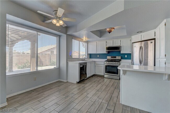 Building Photo - 938 Carnival Ave