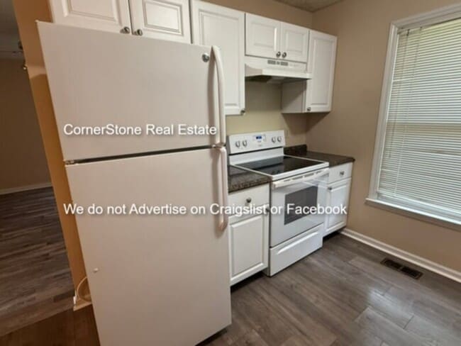Building Photo - 629 Torhunta Dr