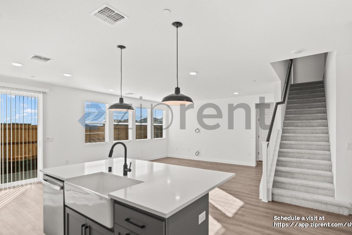 Building Photo - 412 Gold Coast Rd