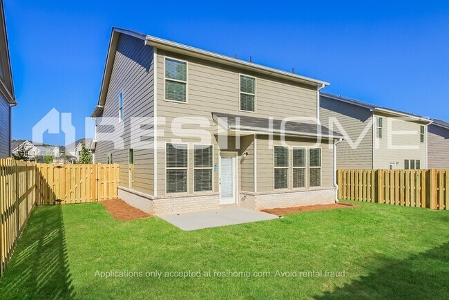 Building Photo - 189 Brougham Dr S
