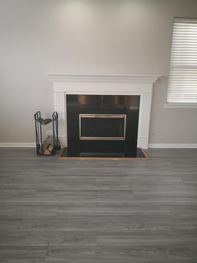 Building Photo - 5728 Breezeland Rd