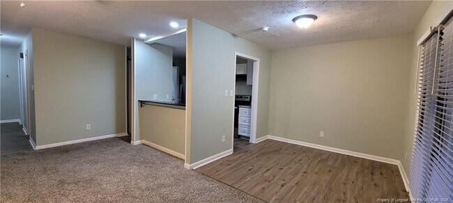 Building Photo - 667 Bartons Landing Pl
