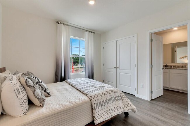 Building Photo - 1720 Cambrelle Wy
