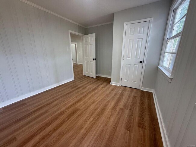 Building Photo - 2634 Highland Ave