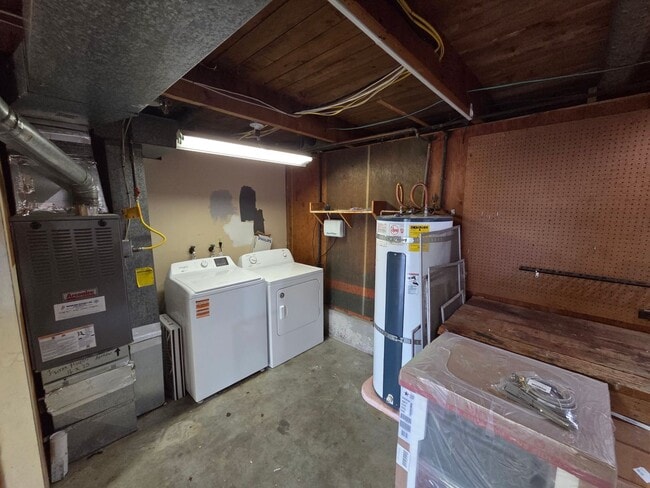 Building Photo - 2136 N 187th St