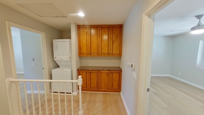 Building Photo - **Open House** Friday, June 12th, TIME: 3:30pm - 4:30pm
