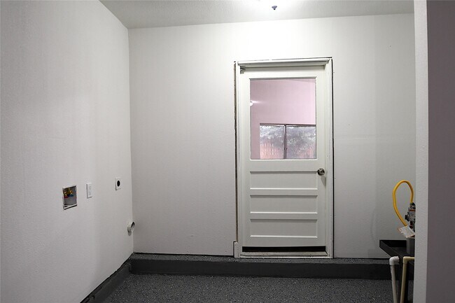 Building Photo - 8535 Tilgham St