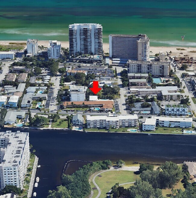 Building Photo - 3217 NE 11th St