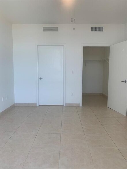 Building Photo - 550 Okeechobee Blvd