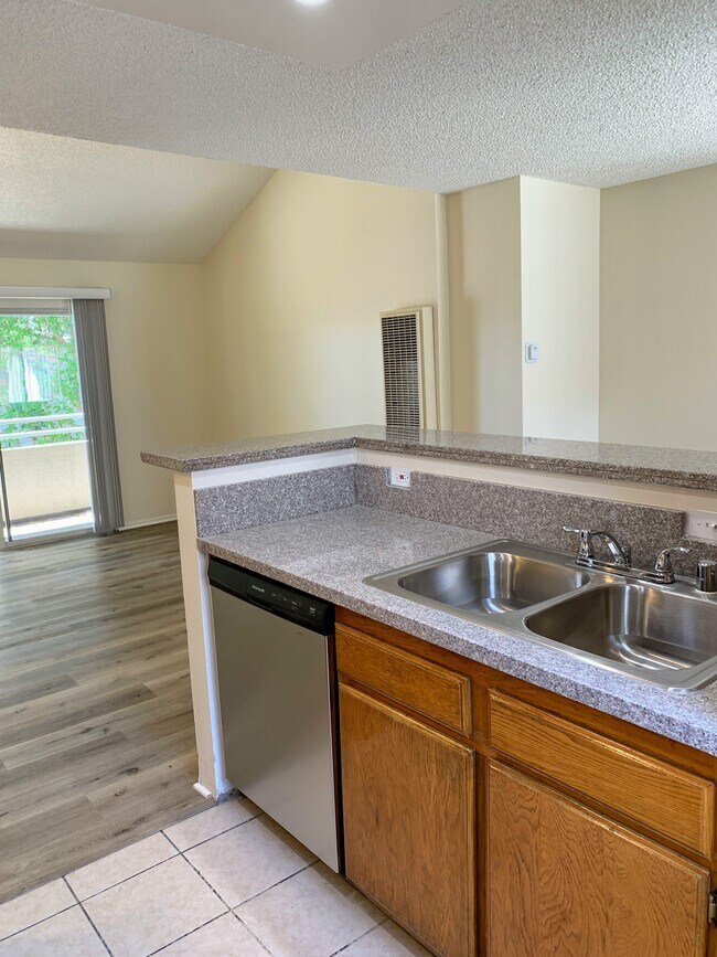 Building Photo - 1101 E South St