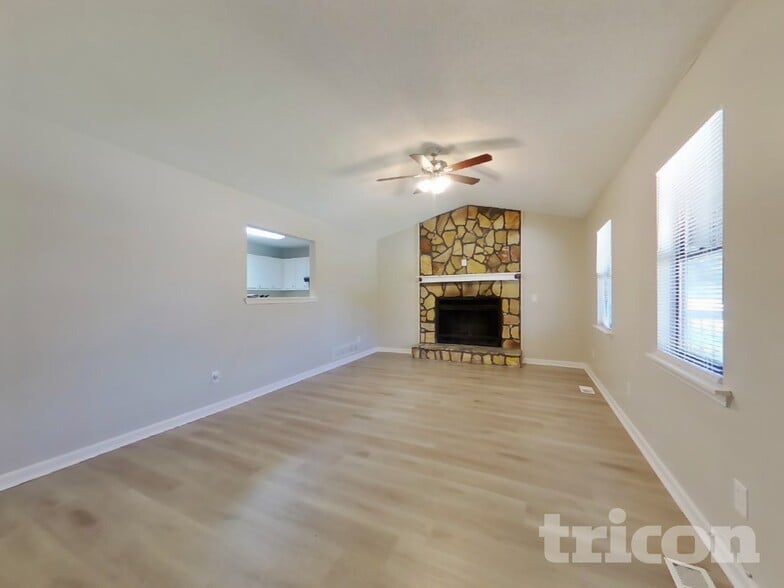 Building Photo - 17 Paces Meadows Dr