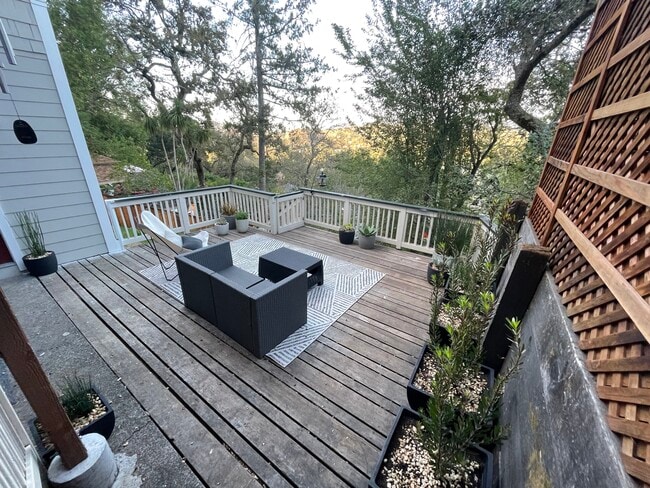 Primary Photo - 252 Scenic Ave