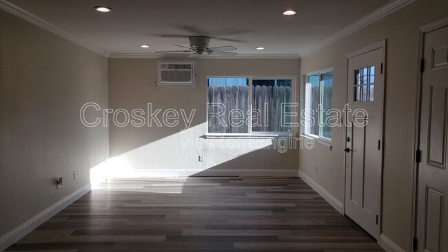 Building Photo - 72 Amelia Way