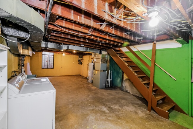 Building Photo - 847 3rd St SW