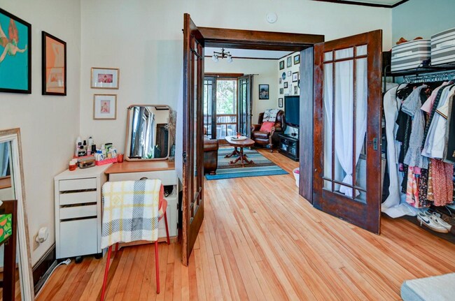 Building Photo - 416 Castle Pl