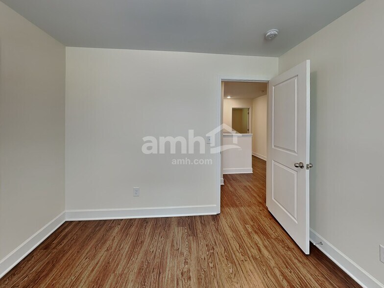 Building Photo - 4805 Horatio Ct