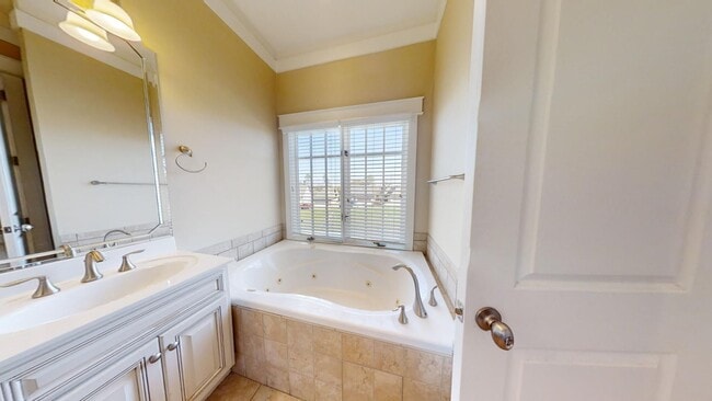 Building Photo - 986 Pembroke Pl