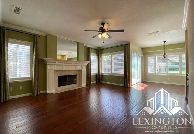 Building Photo - 6118 Cameo Dr