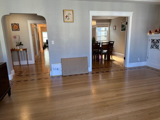 Building Photo - Charming Remodeled Home in Prime Excelsior...