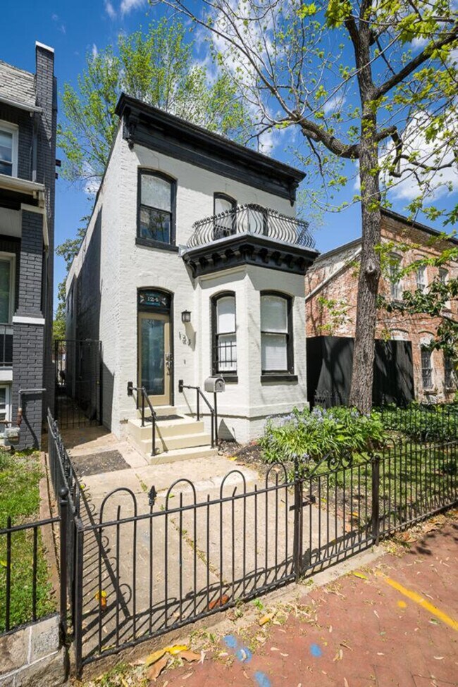 Building Photo - 401 Constitution Ave NE