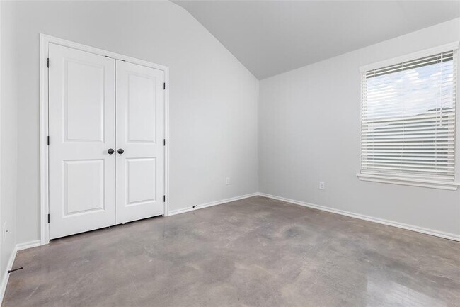 Building Photo - 2327 SW 90th Pl