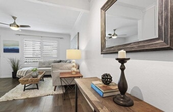 Building Photo - Beautifully Remodeled 1BD/1BA Condo – Pet ...