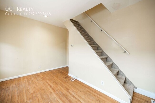 Building Photo - 2500 E Oakdale St