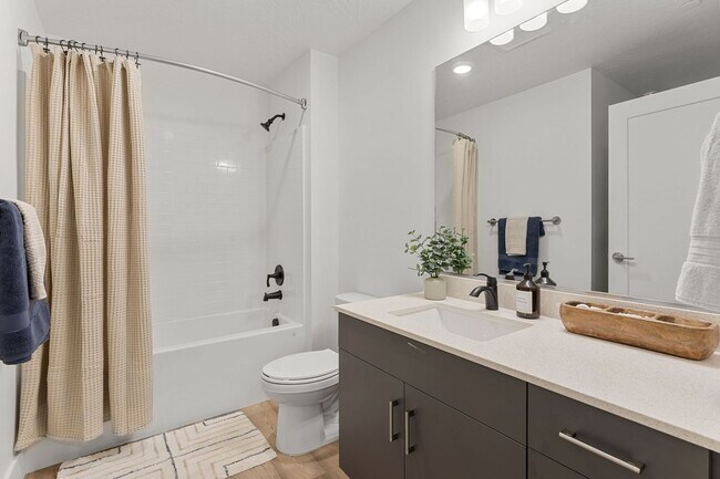 Building Photo - 302 S Divario Cyn Dr