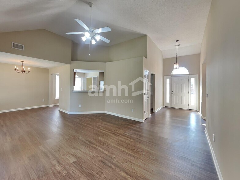 Building Photo - 2517 Kanlow Dr