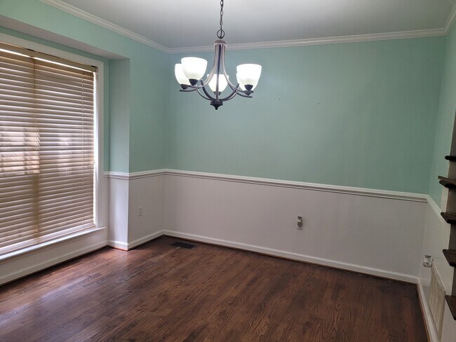 Building Photo - 116 Fox Chase