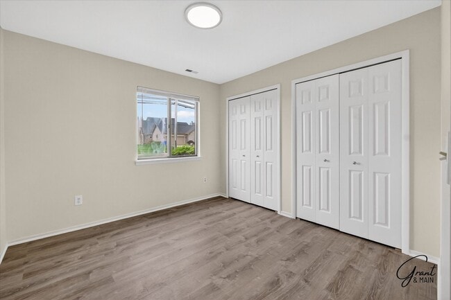 Building Photo - $1395 2 bedroom ground floor condo