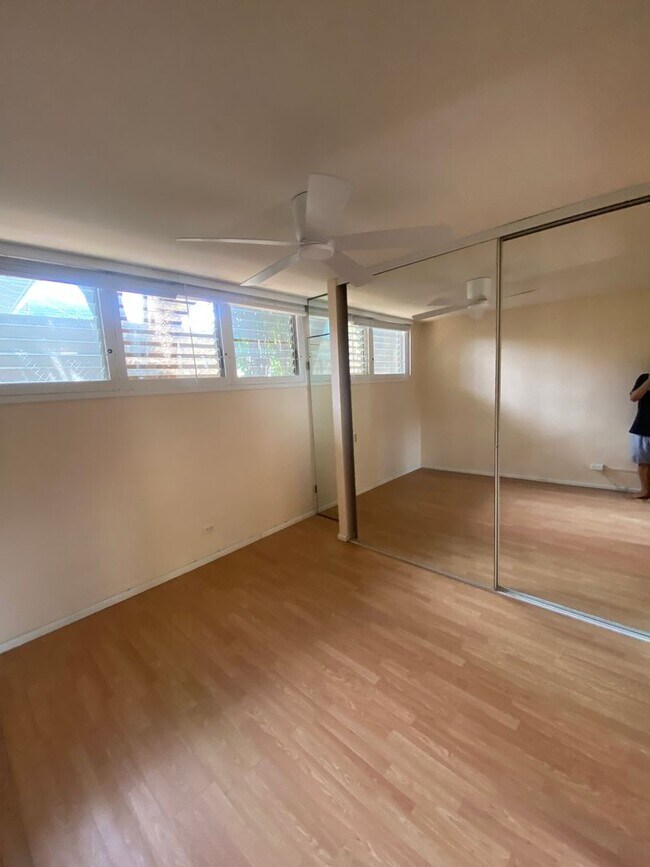 Building Photo - 1700 Makiki St