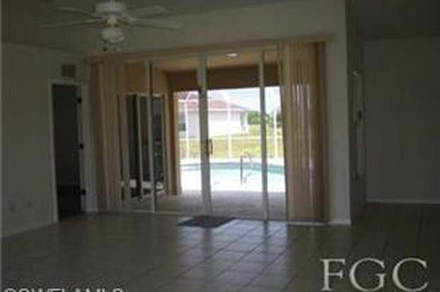 Building Photo - 703 NE 23rd Terrace