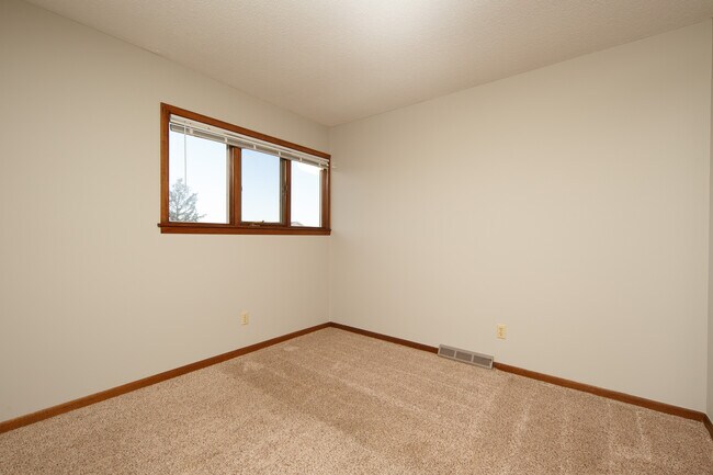 Building Photo - 3806 Prairie Ln