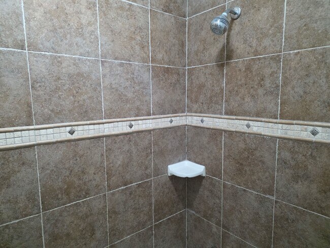 Building Photo - 2121 Redwood St