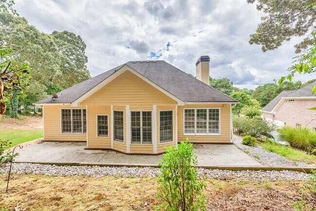 Building Photo - House 4 Beds 2 Baths